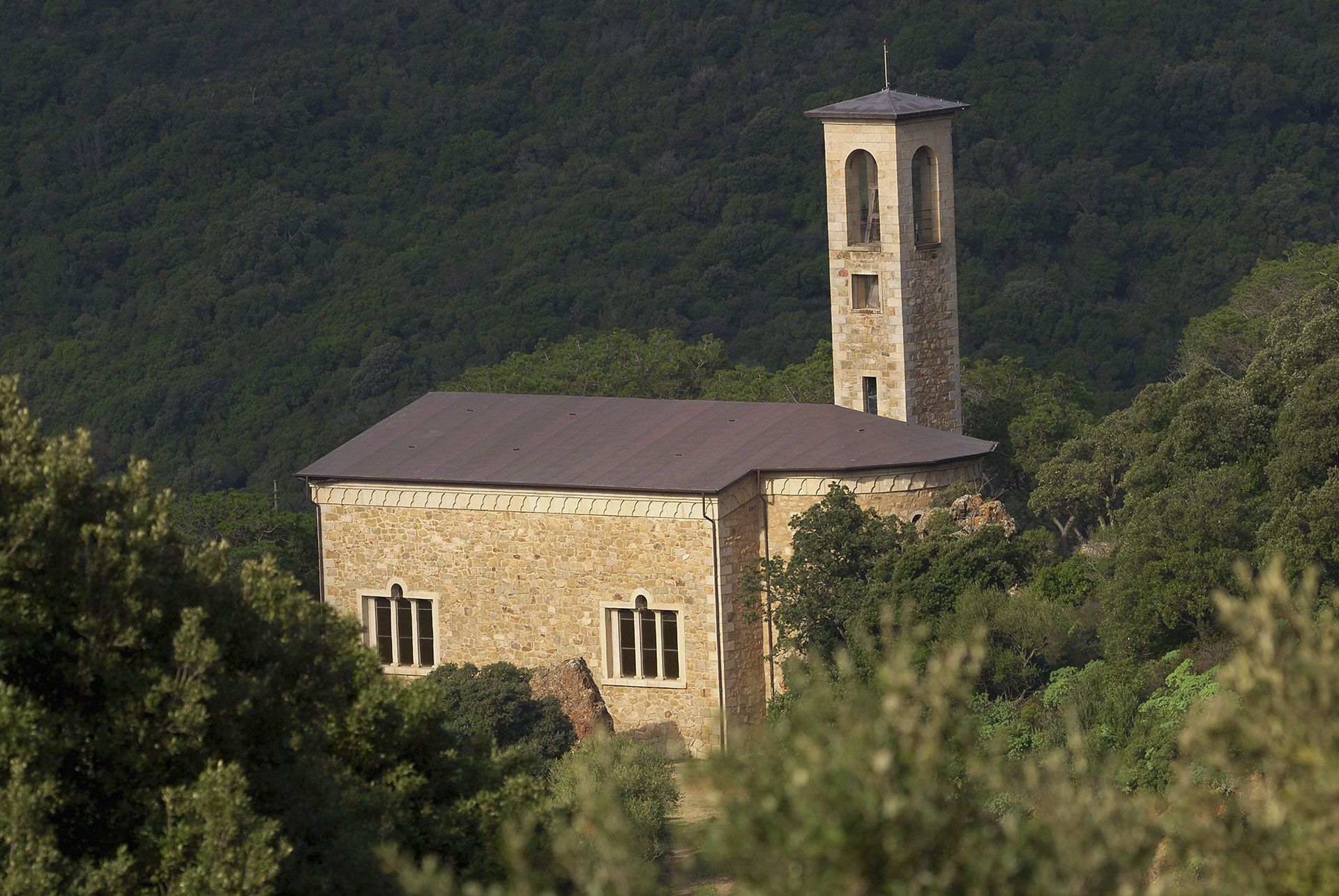 Ingurtosu, chiesa di Santa Barbara (foto Ivo Piras) descrizione immagine
